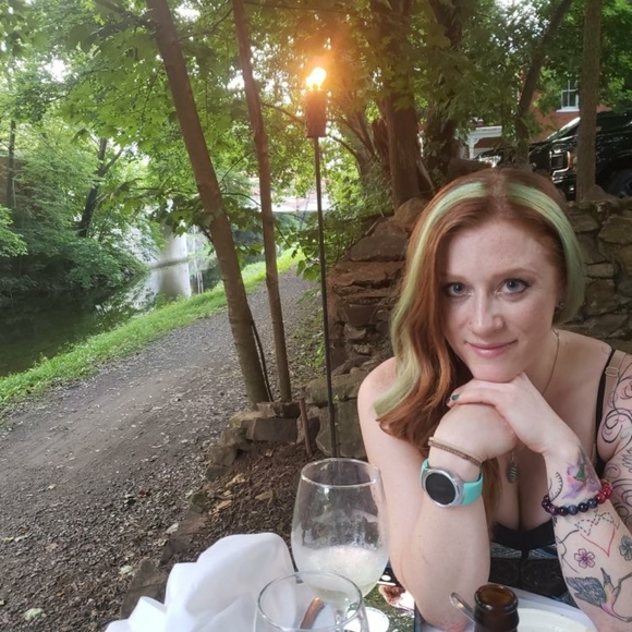 Meet your Posher, DeAnna - Picture 3 of 7